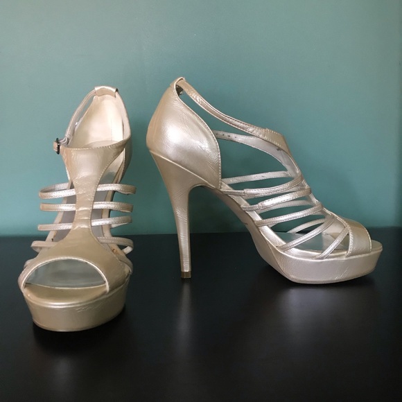 Pearl Strappy Heals - Picture 1 of 4